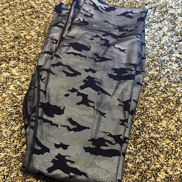 Zyia Active Pants - Zyia Camo Soft n Snug Mid-Rise 7/8